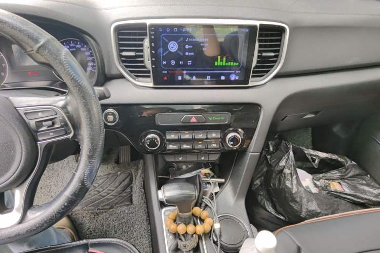 Used Kia KX5 2016 2.0L Automatic 2WD GLS Audio And AC Panel