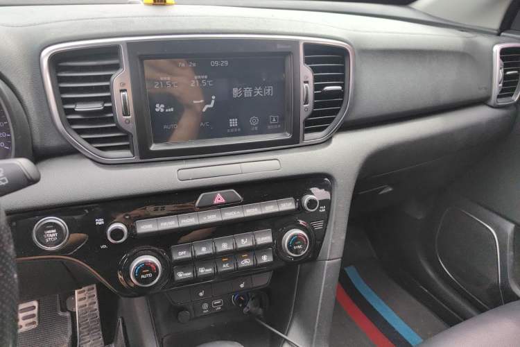 Used Kia KX5 2016 1.6T Automatic Two-Wheel Drive Premium Audio And AC Panel