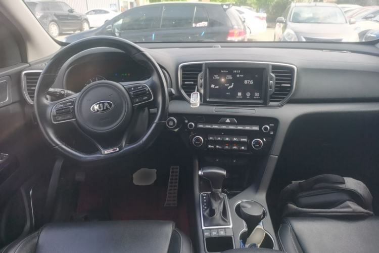 Used Kia KX5 2016 1.6T Automatic Two-Wheel Drive DLX Center Console