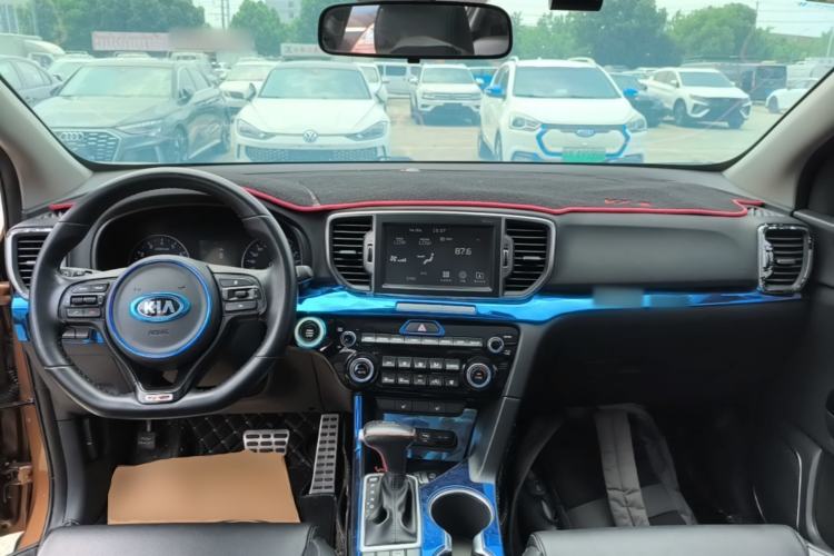 Used Kia KX5 2016 1.6T Automatic Two-Wheel Drive DLX Center Console