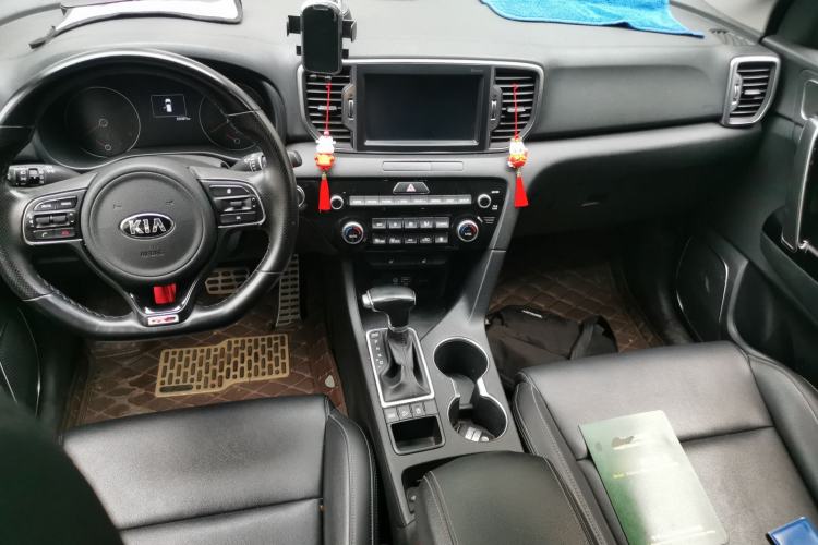 Used Kia KX5 2016 1.6T Automatic Two-Wheel Drive DLX Center Console