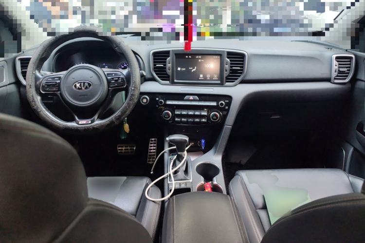 Used Kia KX5 2016 1.6T Automatic Two-Wheel Drive DLX Center Console