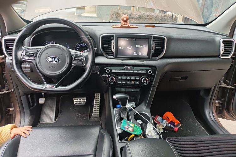Used Kia KX5 2016 1.6T Automatic Two-Wheel Drive DLX Center Console