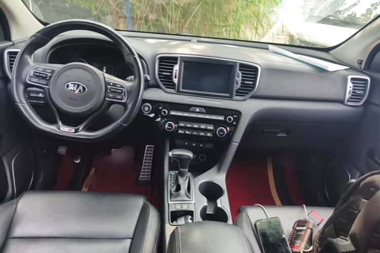 Used Kia KX5 2016 1.6T Automatic Two-Wheel Drive Premium Center Console