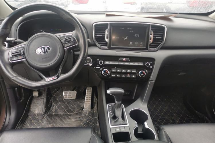 Used Kia KX5 2016 1.6T Automatic Two-Wheel Drive DLX Center Console
