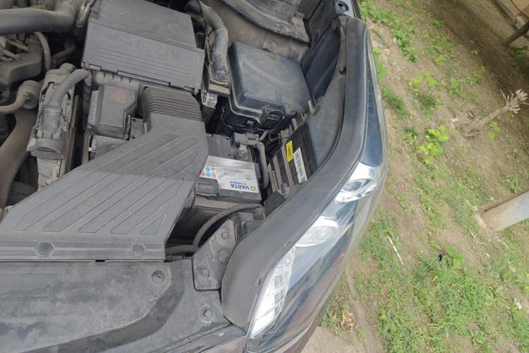 Used Kia KX5 2016 1.6T Automatic Two-Wheel Drive Premium Engine Bay Left