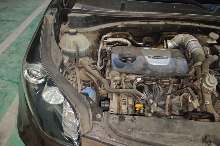 Used Kia KX5 2016 1.6T Automatic Two-Wheel Drive DLX Engine Bay Right
