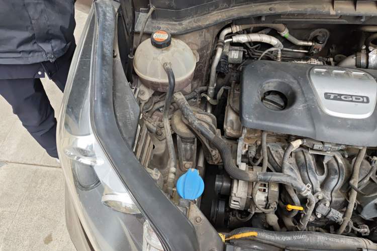 Used Kia KX5 2016 1.6T Automatic Two-Wheel Drive DLX Engine Bay Right