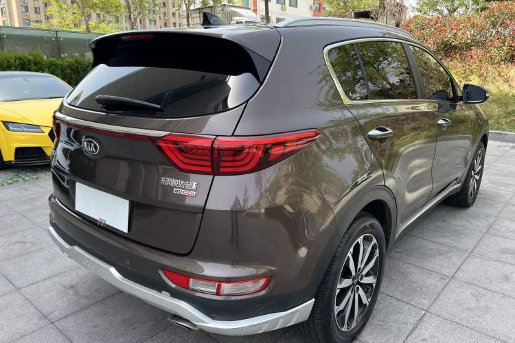 Used Kia KX5 2016 2.0L Automatic 2WD Premium Exterior 3