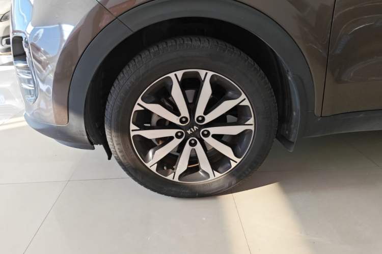 Used Kia KX5 2016 2.0L Automatic 2WD GLS Exterior 4