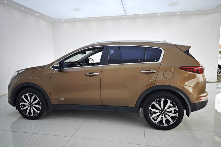 Used Kia KX5 2016 1.6T Automatic Two-Wheel Drive DLX Exterior 9