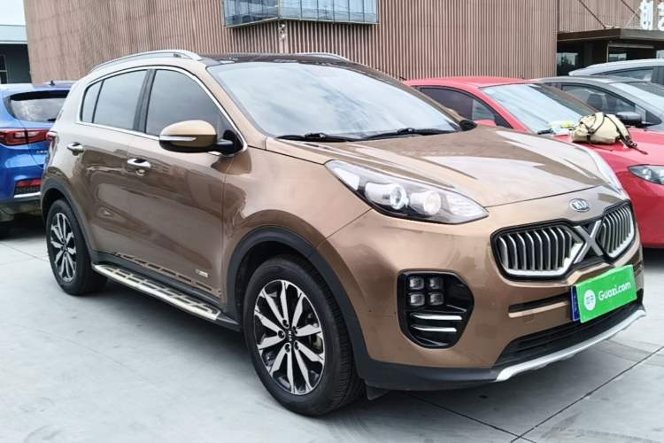 Used Kia KX5 2016 1.6T Automatic Two-Wheel Drive DLX Front Right 45 Deg