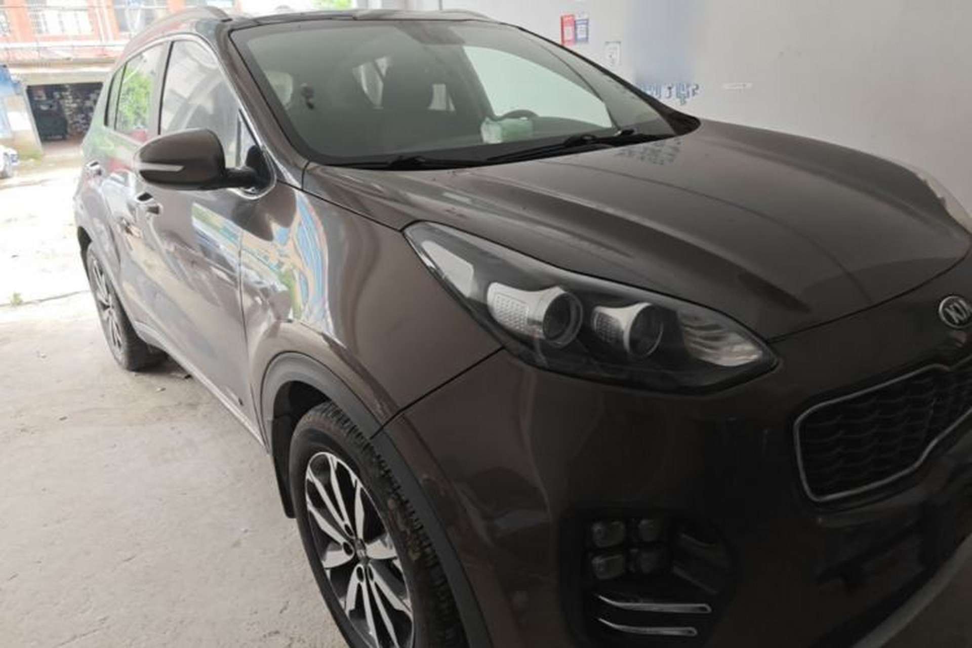 Used Kia KX5 2016 2.0L Automatic 2WD Premium Front Right 45 Deg