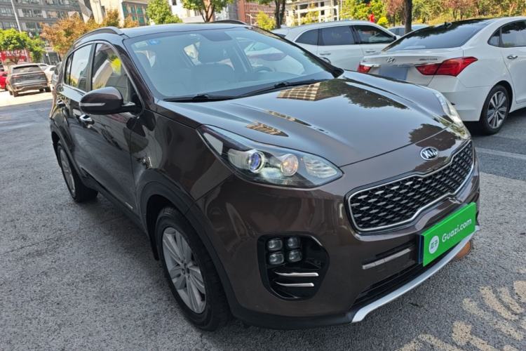 Used Kia KX5 2016 1.6T Automatic Two-Wheel Drive DLX Front Right 45 Deg