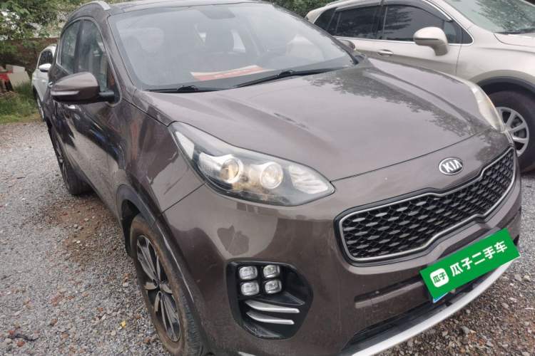 Used Kia KX5 2016 1.6T Automatic Two-Wheel Drive DLX Front Right 45 Deg