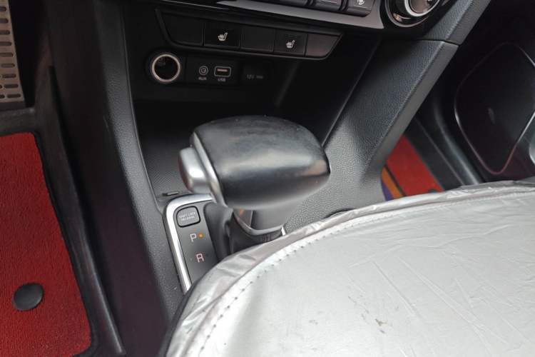 Used Kia KX5 2016 1.6T Automatic Two-Wheel Drive DLX Gear Lever