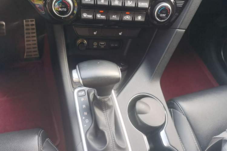 Used Kia KX5 2016 1.6T Automatic Two-Wheel Drive DLX Gear Lever