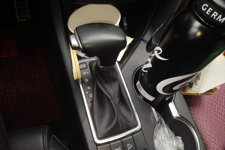 Used Kia KX5 2016 1.6T Automatic Two-Wheel Drive Premium Gear Lever
