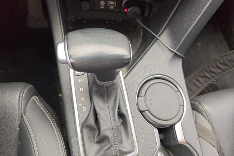 Used Kia KX5 2016 2.0L Automatic 2WD Premium Gear Lever