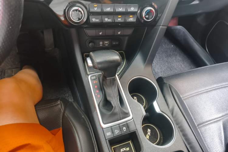 Used Kia KX5 2016 2.0L Automatic 2WD GLS Gear Lever