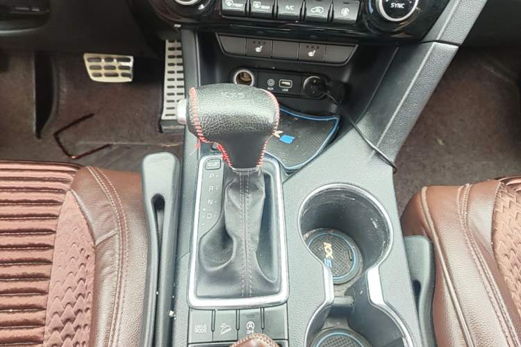 Used Kia KX5 2016 1.6T Automatic Two-Wheel Drive DLX Gear Lever