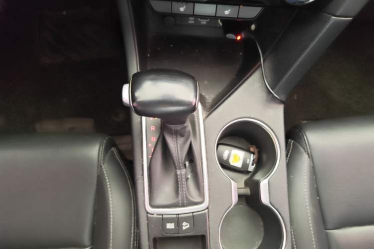Used Kia KX5 2016 2.0L Automatic 2WD GLS Gear Lever