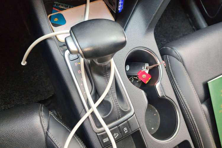 Used Kia KX5 2016 1.6T Automatic Two-Wheel Drive DLX Gear Lever