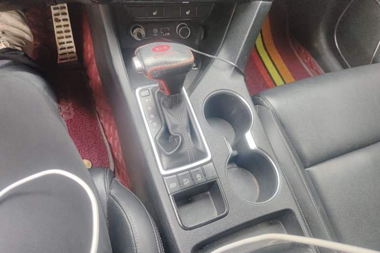 Used Kia KX5 2016 1.6T Automatic Two-Wheel Drive Premium Gear Lever