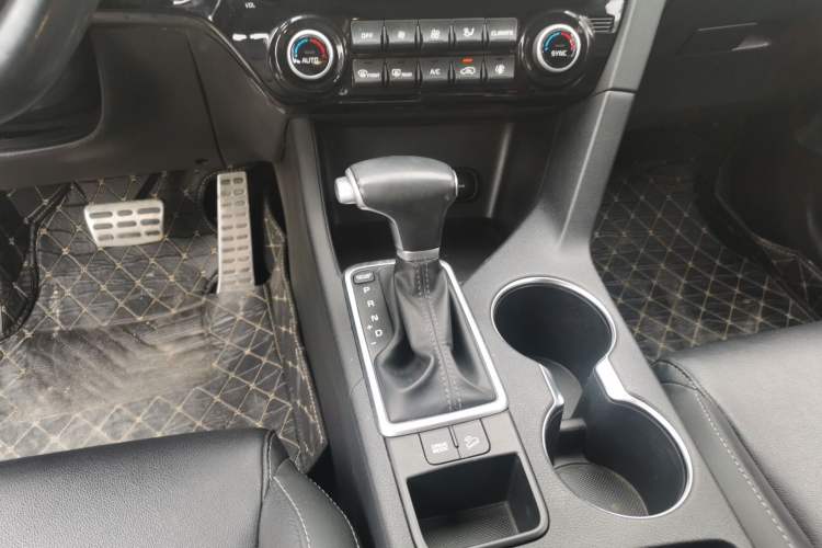 Used Kia KX5 2016 1.6T Automatic Two-Wheel Drive DLX Gear Lever