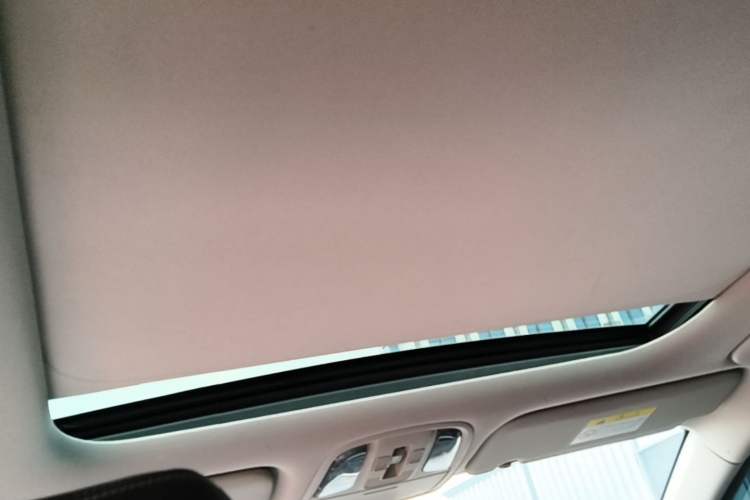 Used Kia KX5 2016 1.6T Automatic Two-Wheel Drive DLX Headliner