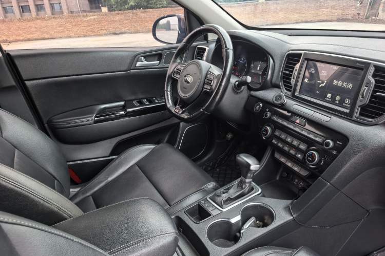 Used Kia KX5 2016 1.6T Automatic Two-Wheel Drive Premium Interior 1