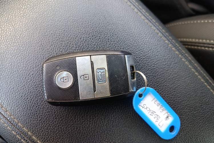 Used Kia KX5 2016 1.6T Automatic Two-Wheel Drive DLX Interior 1
