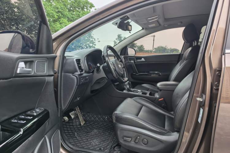 Used Kia KX5 2016 1.6T Automatic Two-Wheel Drive Premium Interior 2