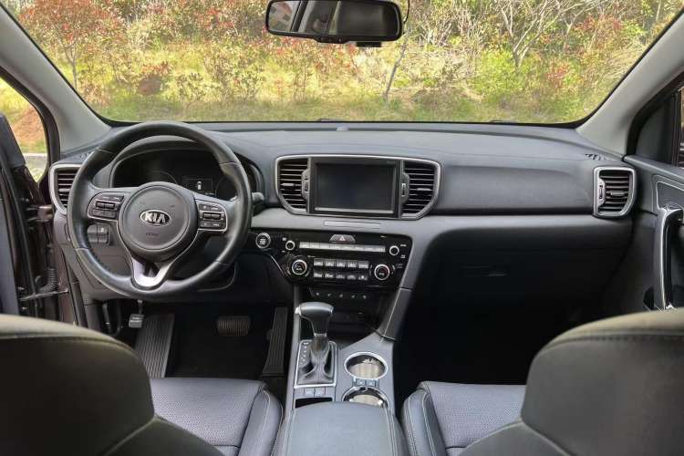 Used Kia KX5 2016 2.0L Automatic 2WD Premium Interior 2