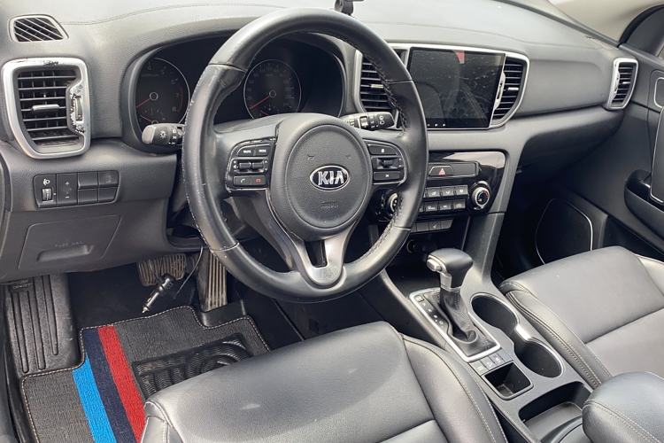Used Kia KX5 2016 2.0L Automatic 2WD GLS Interior 3