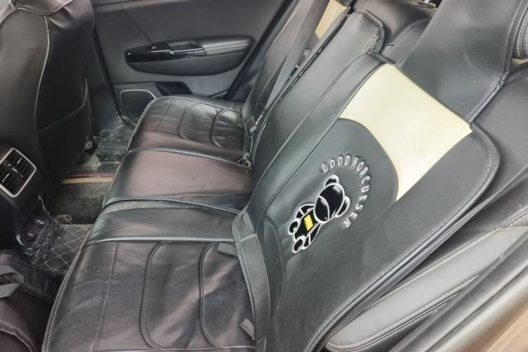 Used Kia KX5 2016 1.6T Automatic Two-Wheel Drive DLX Interior 4