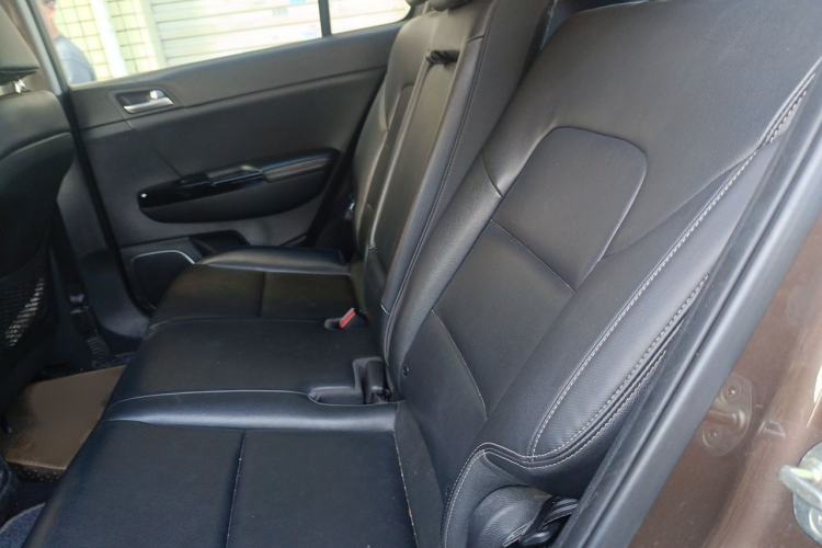 Used Kia KX5 2016 1.6T Automatic Two-Wheel Drive DLX Interior 4