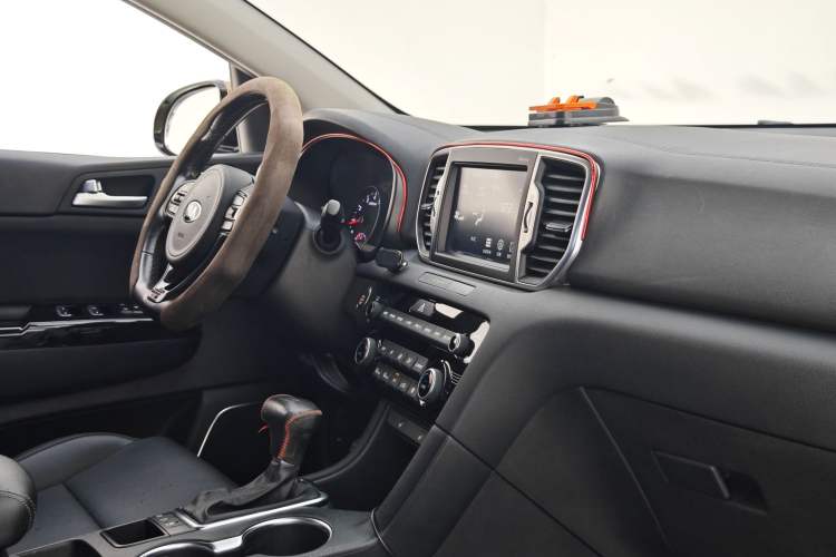Used Kia KX5 2016 1.6T Automatic Two-Wheel Drive DLX Interior 6
