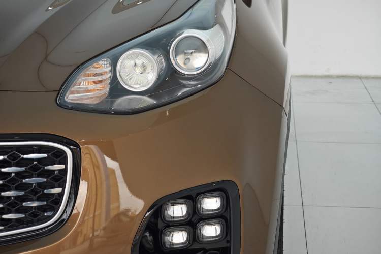 Used Kia KX5 2016 1.6T Automatic Two-Wheel Drive DLX Left Front Headlight
