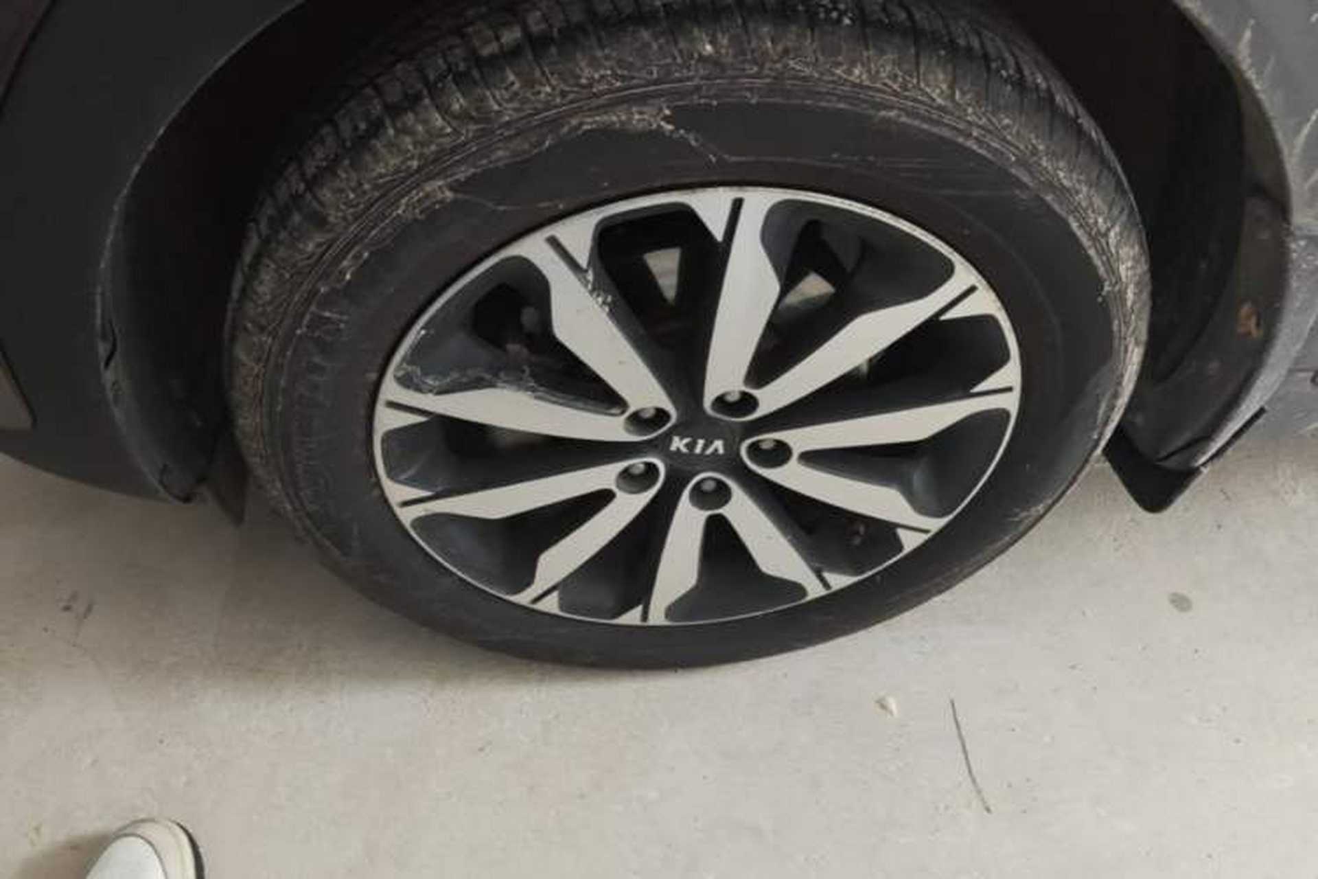 Used Kia KX5 2016 2.0L Automatic 2WD Premium Left Front Wheel Hub