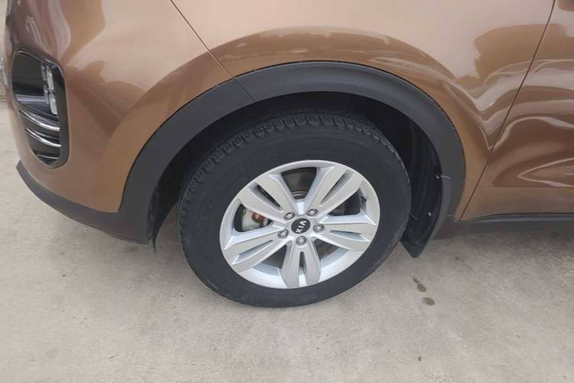 Used Kia KX5 2016 2.0L Automatic 2WD GLS Left Front Wheel Hub