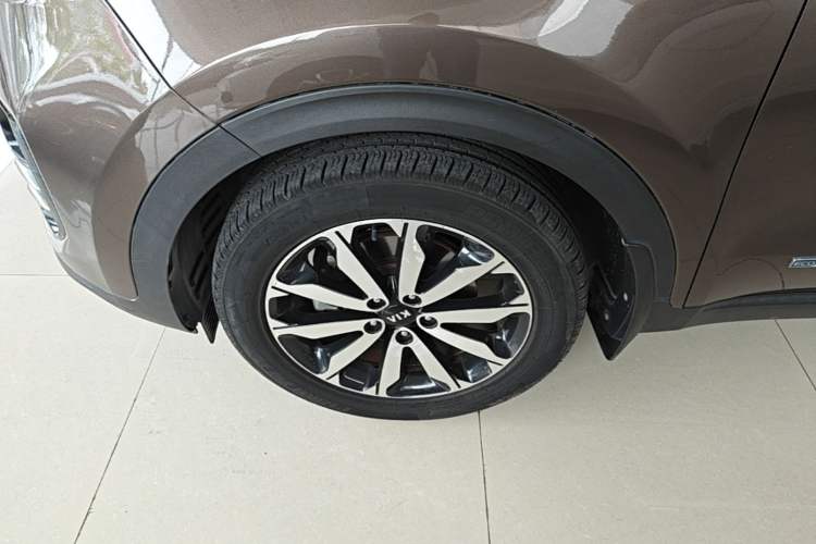 Used Kia KX5 2016 1.6T Automatic Two-Wheel Drive Premium Left Front Wheel Hub