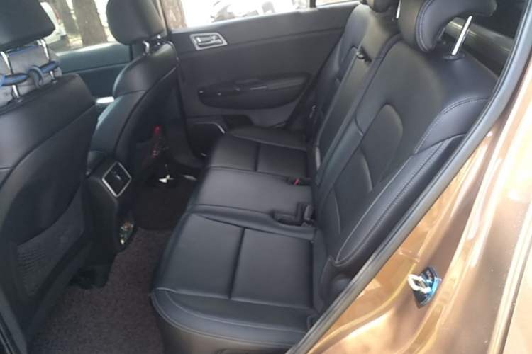 Used Kia KX5 2016 1.6T Automatic Two-Wheel Drive Premium Left Rear Seat