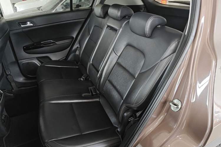 Used Kia KX5 2016 1.6T Automatic Two-Wheel Drive Premium Left Rear Seat