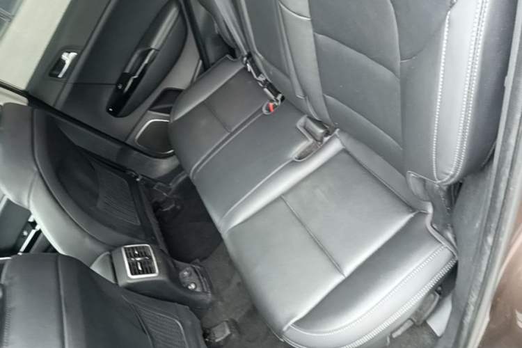 Used Kia KX5 2016 1.6T Automatic Two-Wheel Drive DLX Left Rear Seat