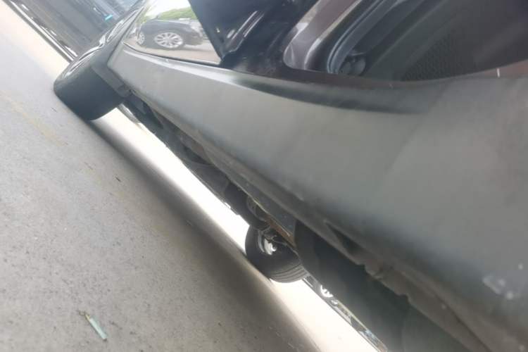 Used Kia KX5 2016 1.6T Automatic Two-Wheel Drive DLX Left Side Sill
