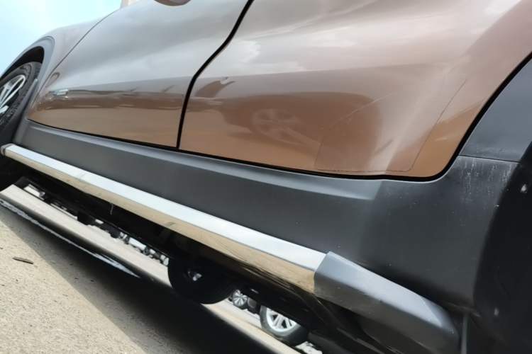 Used Kia KX5 2016 1.6T Automatic Two-Wheel Drive DLX Left Side Sill