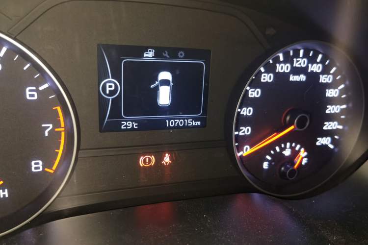 Used Kia KX5 2016 1.6T Automatic Two-Wheel Drive DLX Odometer Close Up