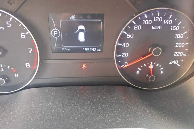 Used Kia KX5 2016 1.6T Automatic Two-Wheel Drive DLX Odometer Close Up