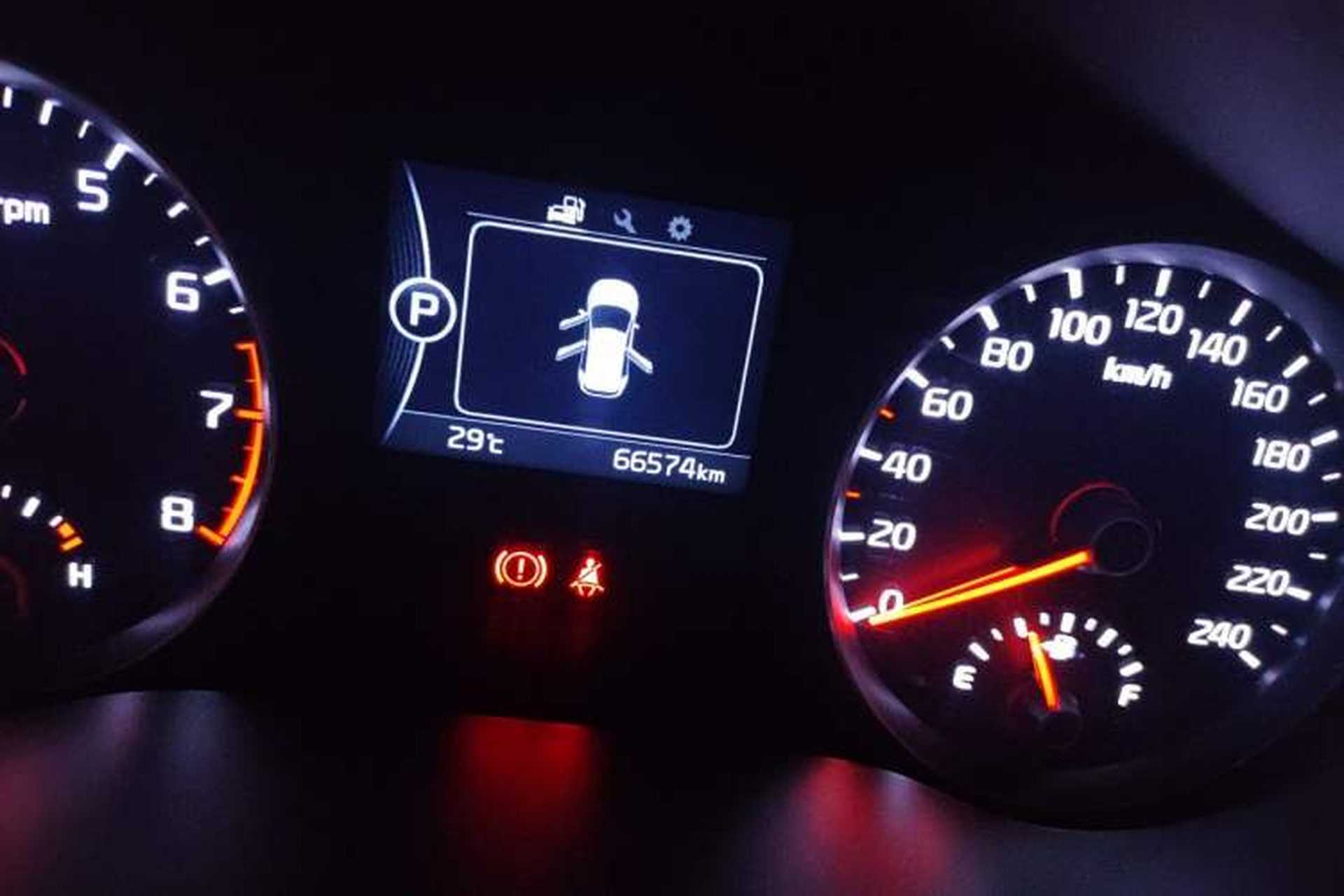 Used Kia KX5 2016 1.6T Automatic Two-Wheel Drive DLX Odometer Close Up